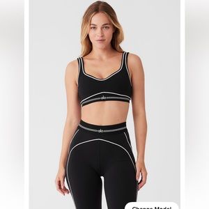 NWT BLACK AND WHITE AIRBRUSH HEART THROB BRA BY ALO